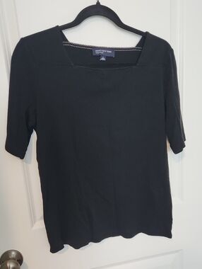 Jones New York Black Short Sleeve Square Neck Top